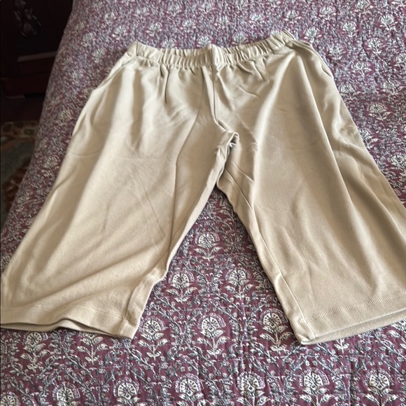 Capris - Picture 2 of 3